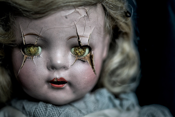 Casos espeluznantes de muñecas embrujadas muy violentas y peligrosas