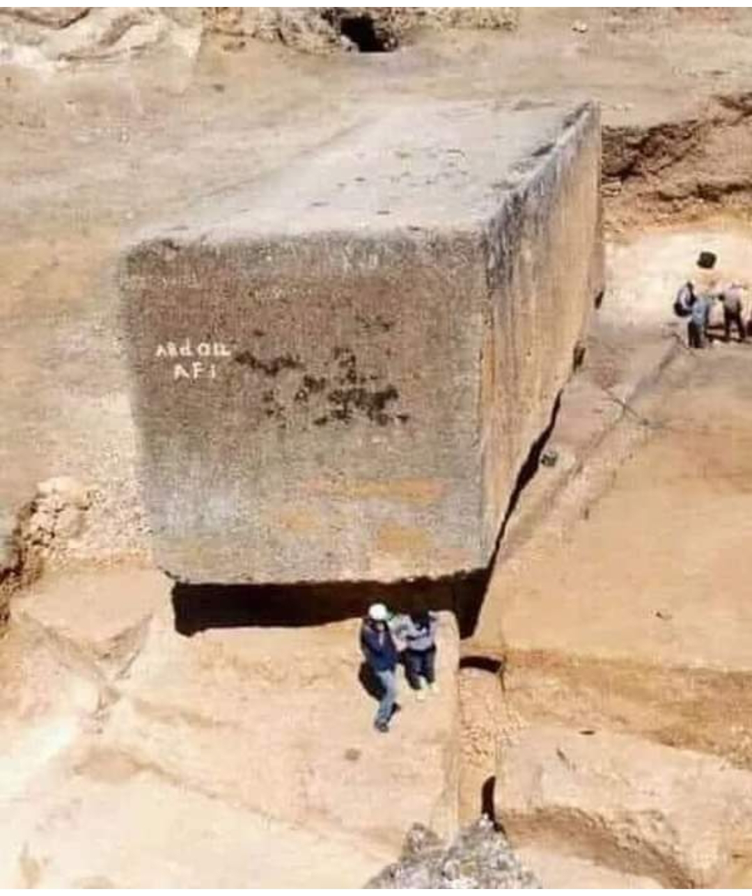 Este es el tamaño de las piedras usadas para construir la gran pirámide de Egipto.