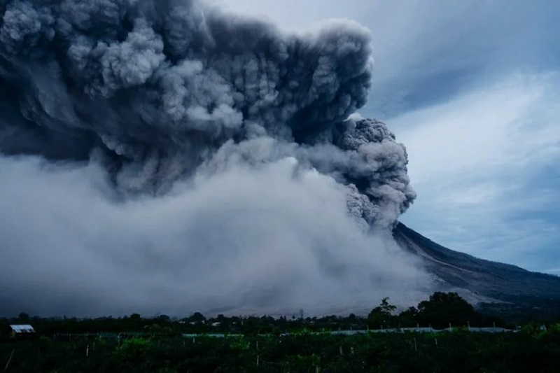 "Yellowstone europeo": Científicos advierten de una posible erupción de un supervolcán en el Mediterráneo que lleva casi 500 años inactivo 1
