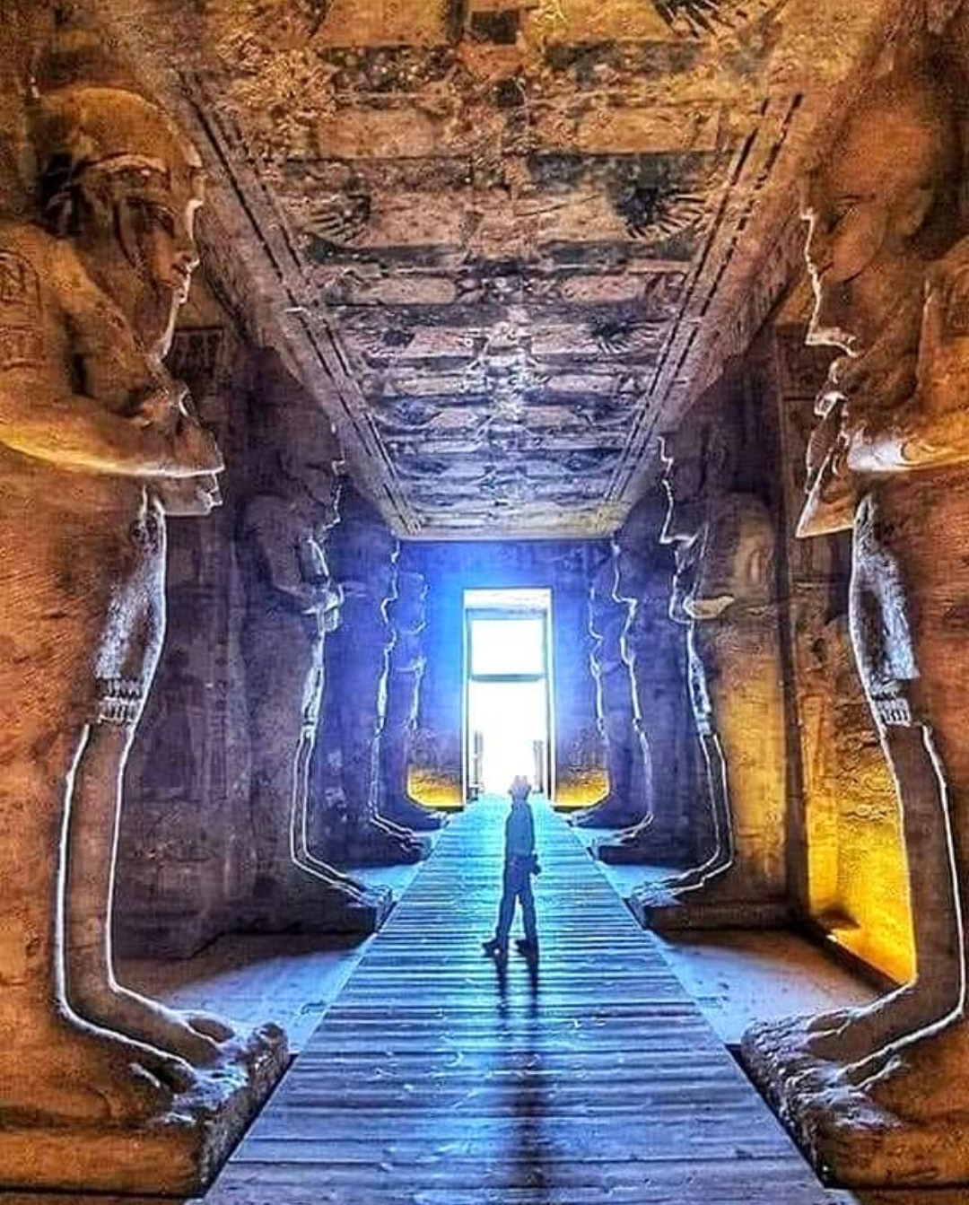 Interior del templo de Ramsés II en Abu Simbel.
