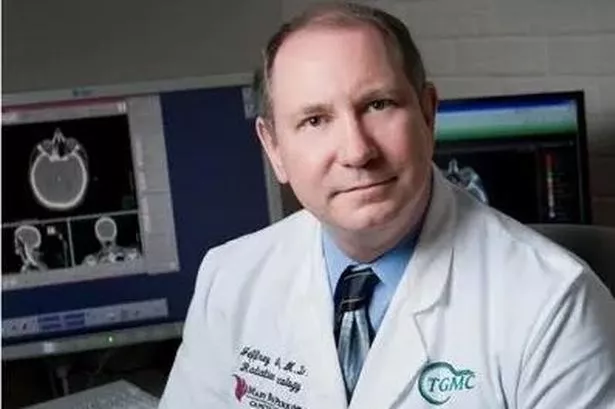 El médico ha estudiado más de 5.000 casos de experiencias cercanas a la muerte.