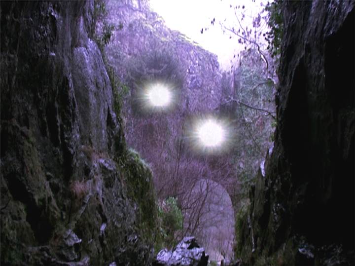 «Los aliens son entidades transdimensionales capaces viajar con la luz»