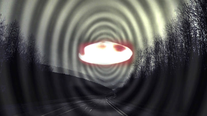 «Los aliens son entidades transdimensionales capaces viajar con la luz»