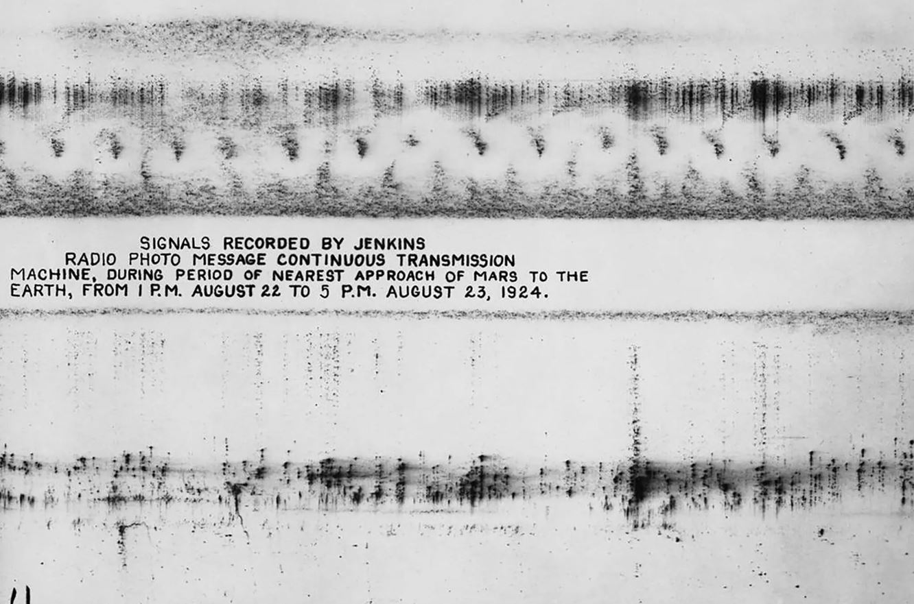 El mensaje de radiofoto de la máquina de transmisión continua