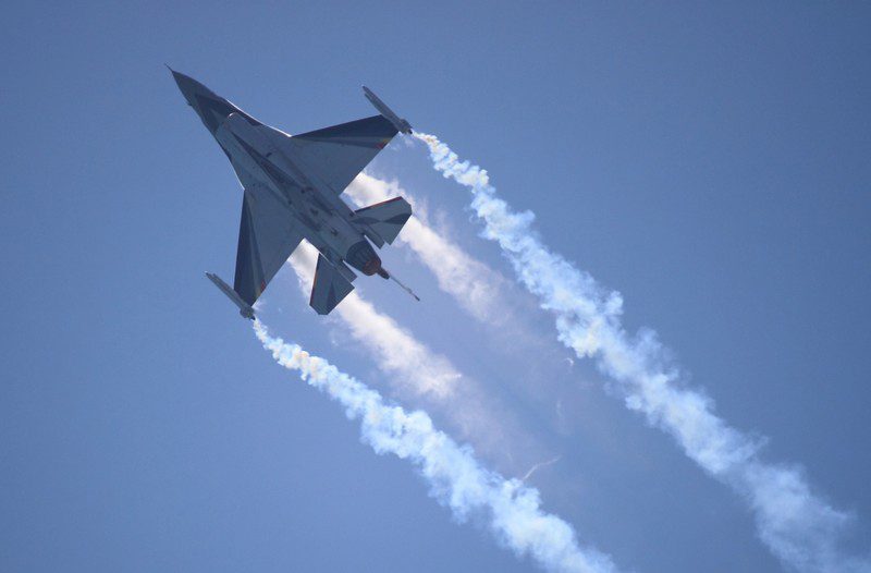 Avión F16.
