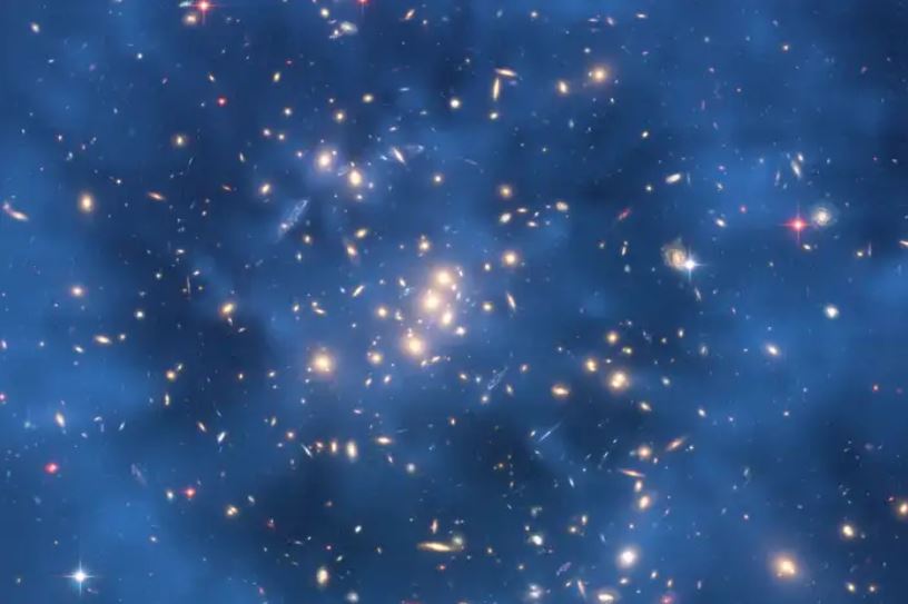 Un anillo fantasmal de materia oscura en un cúmulo galáctico llamado Cl 0024+17. ¿Podría explicarse esta misteriosa sustancia por el peso de la información?